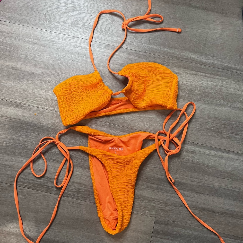 ORANGE BIKINI
